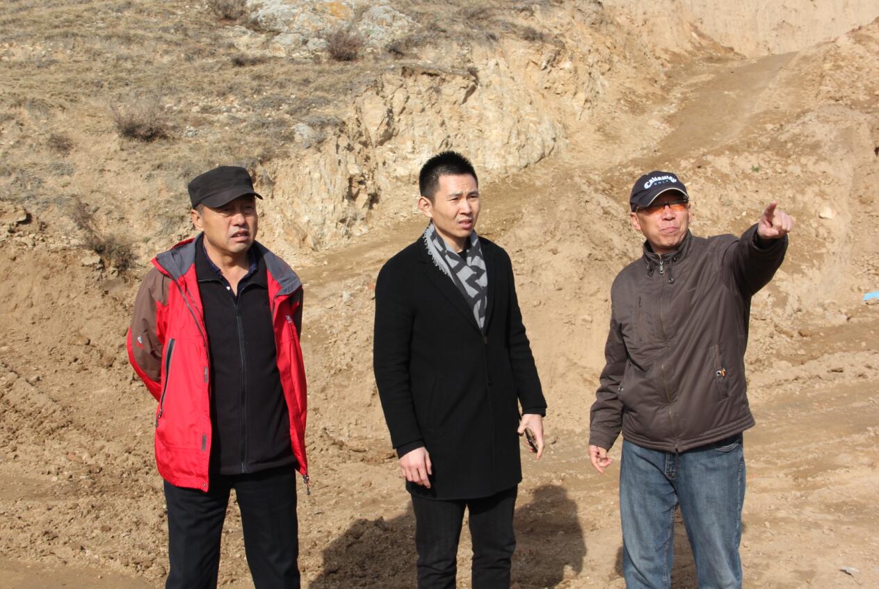 溝通服務(wù)，積極搭建供需服務(wù)平臺(tái)